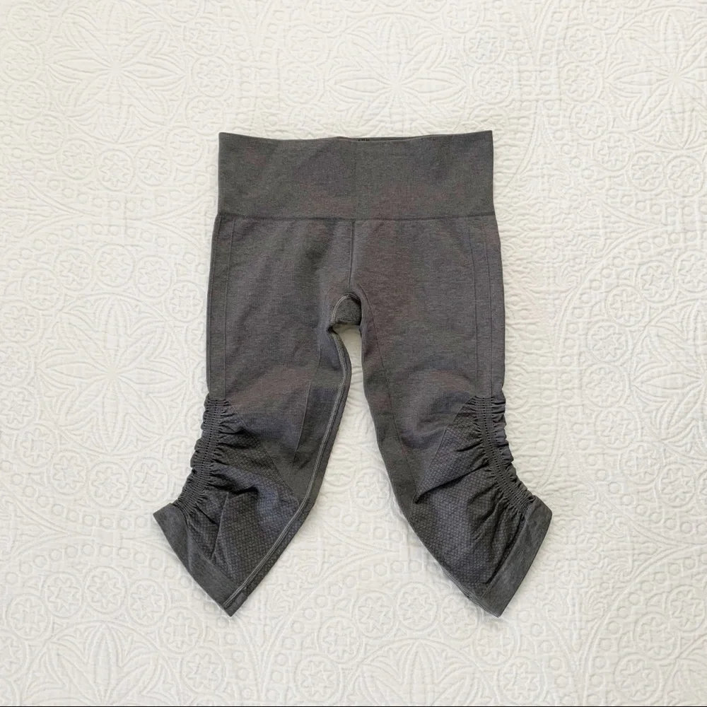 Lululemon In The Flow Crop II Leggings,‎ Grey